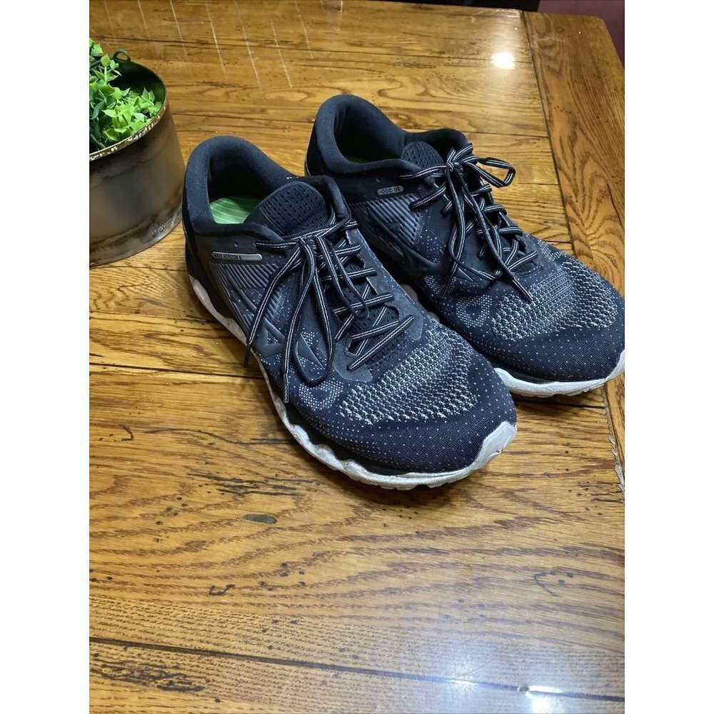 MIZUNO Men's Wave Horizon 5 in Black Size 13